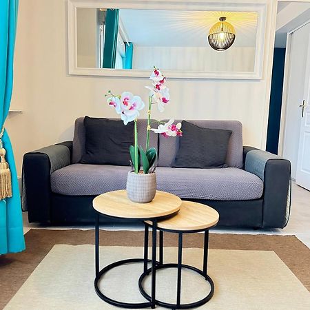 Appartement Magnolia 40M2, Parking Et Wifi Gratuit Montevrain Bagian luar foto