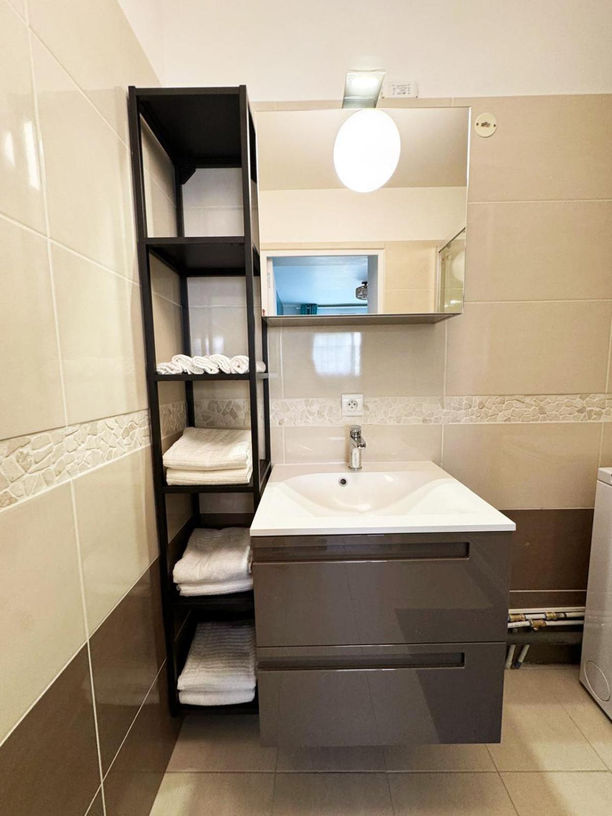 Appartement Magnolia 40M2, Parking Et Wifi Gratuit Montevrain Bagian luar foto