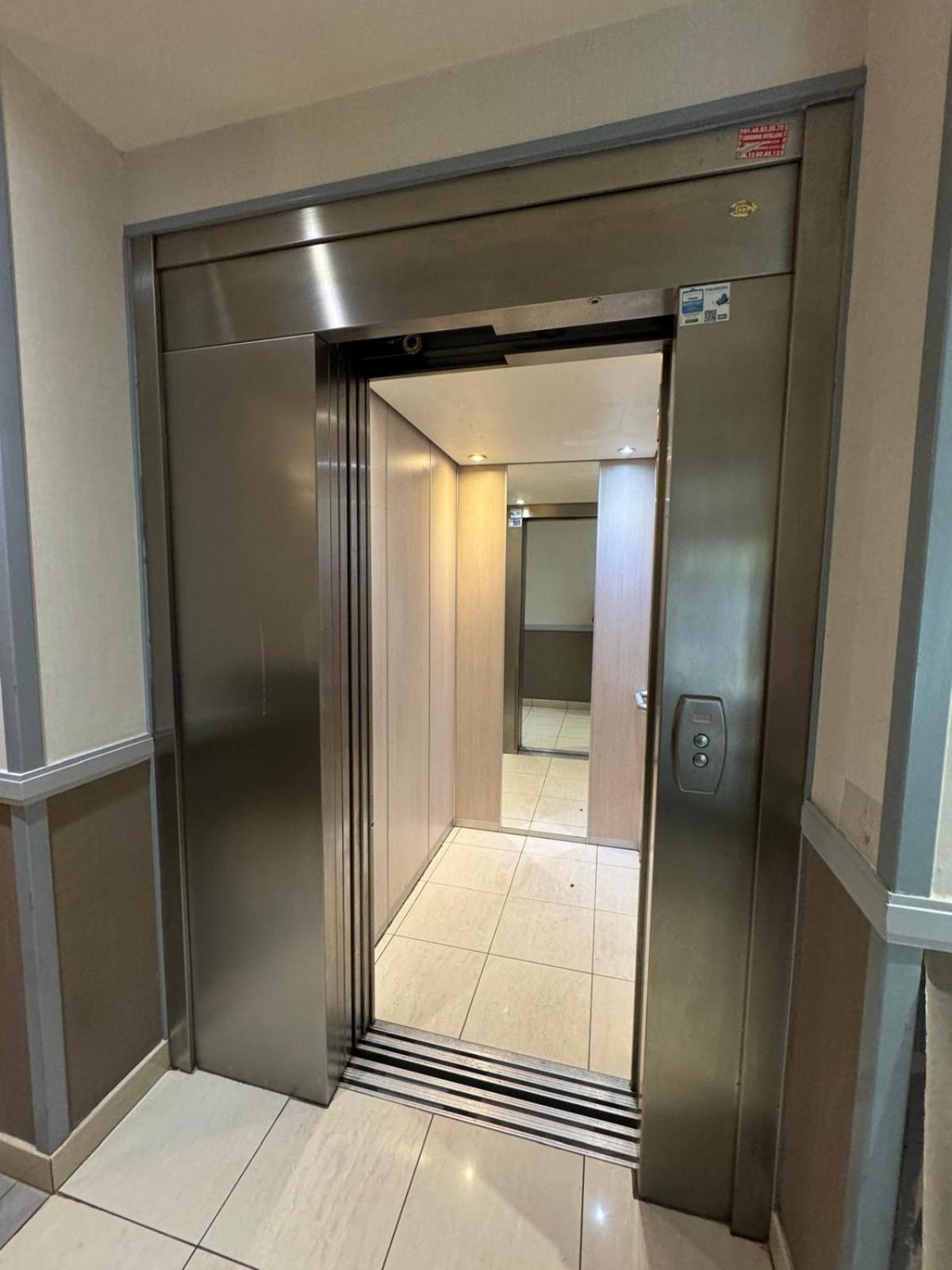 Appartement Magnolia 40M2, Parking Et Wifi Gratuit Montevrain Bagian luar foto